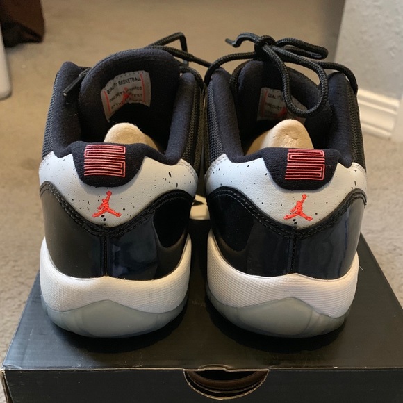 Air Jordan 11 Low Black Infrared - Picture 4 of 4